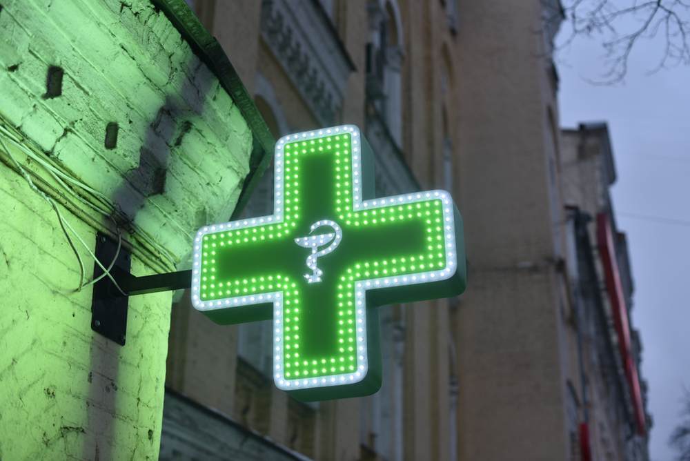 Pharmacie logo : histoire, signification et évolution, symbole